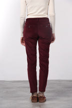 New York Slim Damen-Chinohose aus Breitcord, Slim Fit ①
