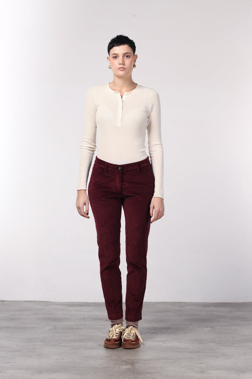 New York Slim Damen-Chinohose aus Breitcord, Slim Fit ①