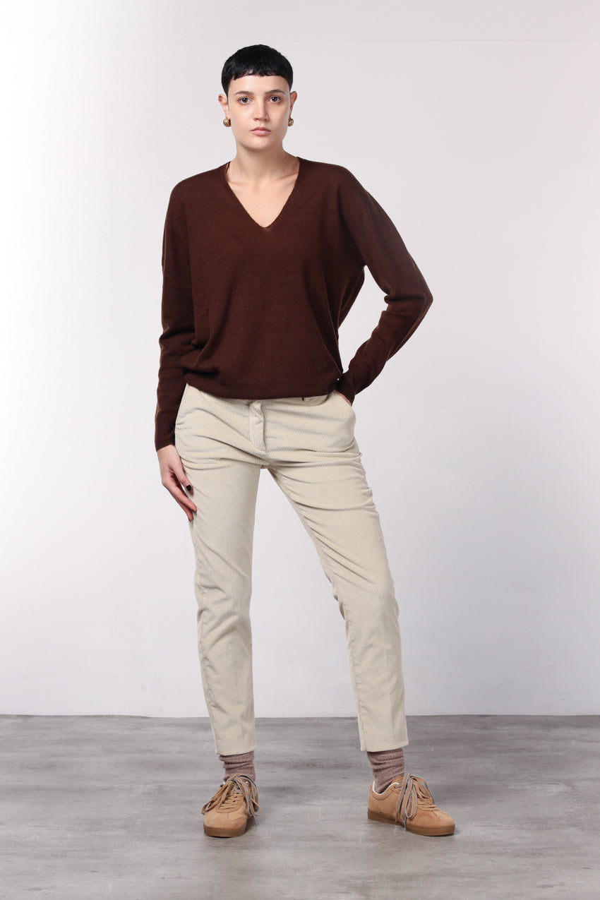 New York Slim Chinohose für Damen aus breit geripptem Samt mit slim fit ①
