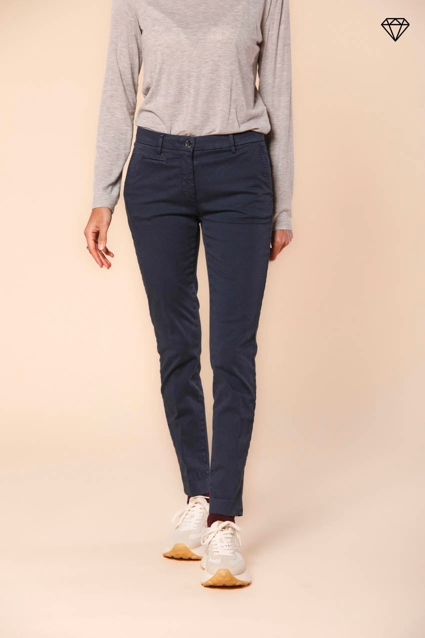 Immagine 1 di pantalone chino donna in raso Modello New York Slim slim fit 