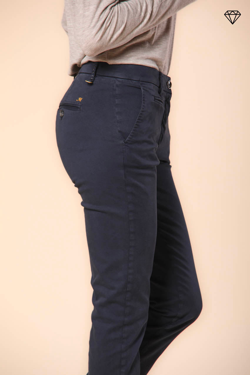 Immagine 3 di pantalone chino donna in raso Modello New York Slim slim fit