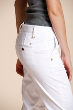 New York Slim Hose Chino Damen aus Stretch-Satin slim fit ①