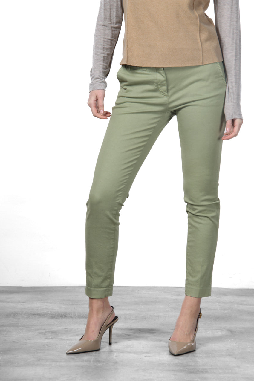 New York Slim Chinohose für Damen aus Satin mit slim fit ①
