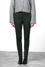 New York Slim pantalone chino donna in raso slim fit ①