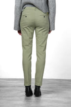 New York Slim pantalone chino donna in raso slim fit ①