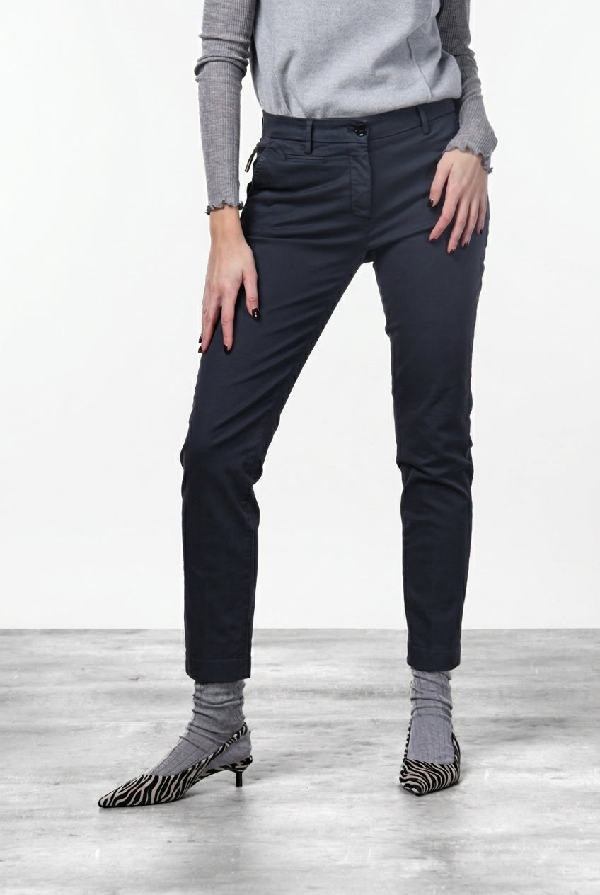 New York Slim pantalone chino donna in raso slim fit ①