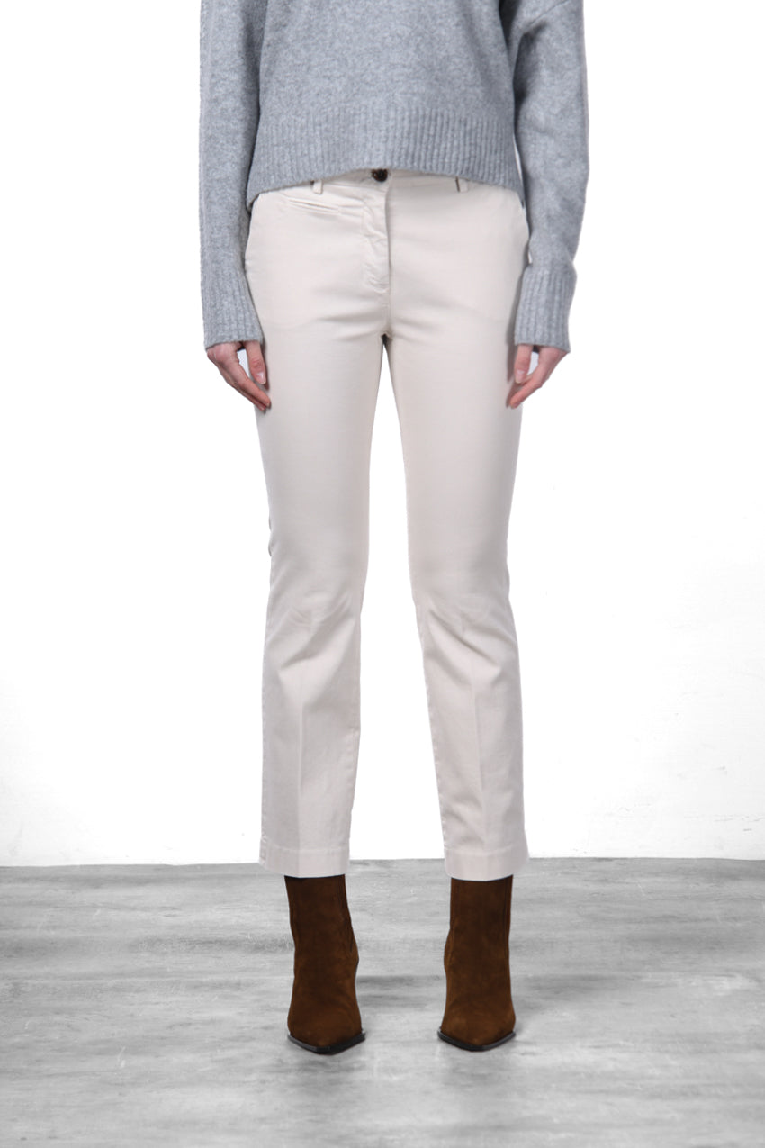 New York Trumpet Damen-Chinohose aus Gabardine, Slim Fit ①