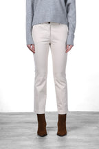 New York Trumpet Damen-Chinohose aus Gabardine, Slim Fit ①