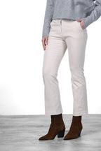 New York Trumpet Damen-Chinohose aus Gabardine, Slim Fit ①
