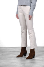 New York Trumpet Damen-Chinohose aus Gabardine, Slim Fit ①