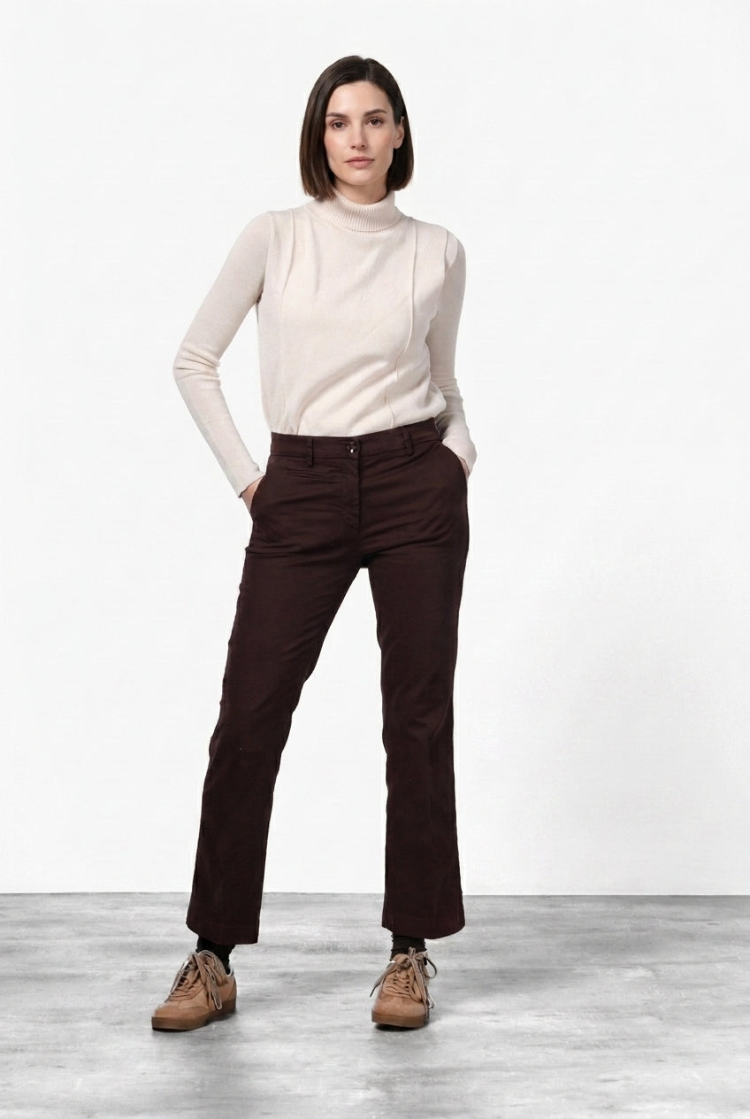 New York Trumpet Damen-Chinohose aus Gabardine, Slim Fit ①