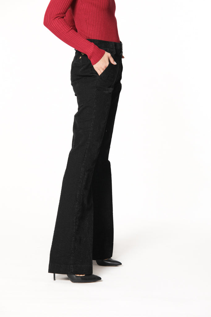 Bild 3 der Damen Chino-Hosen aus Samt Schwarz Modell New York Flare von Mason's 