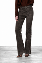 New York Flare Chinohose für Damen aus 1000-Rippen-Samt mit slim fit