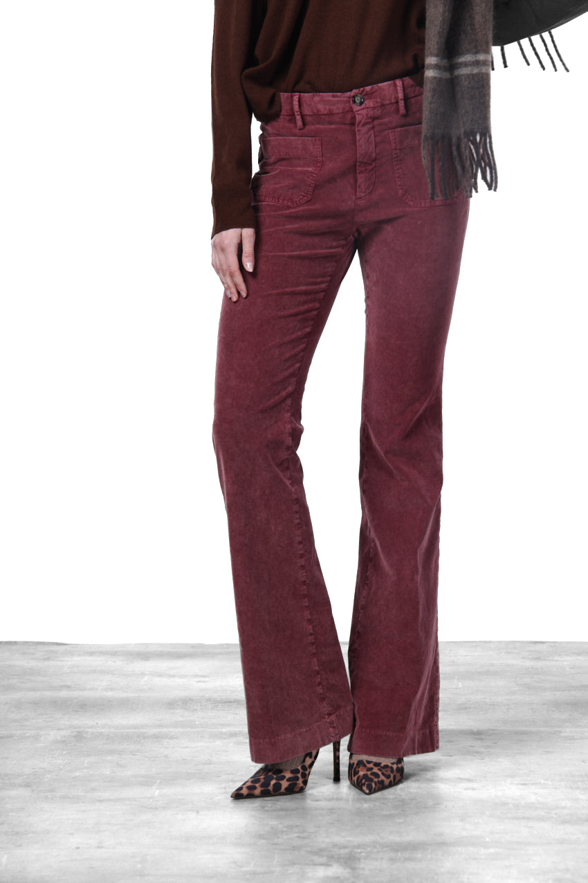 New York Flare Chinohose für Damen aus 1000-Rippen-Samt mit slim fit