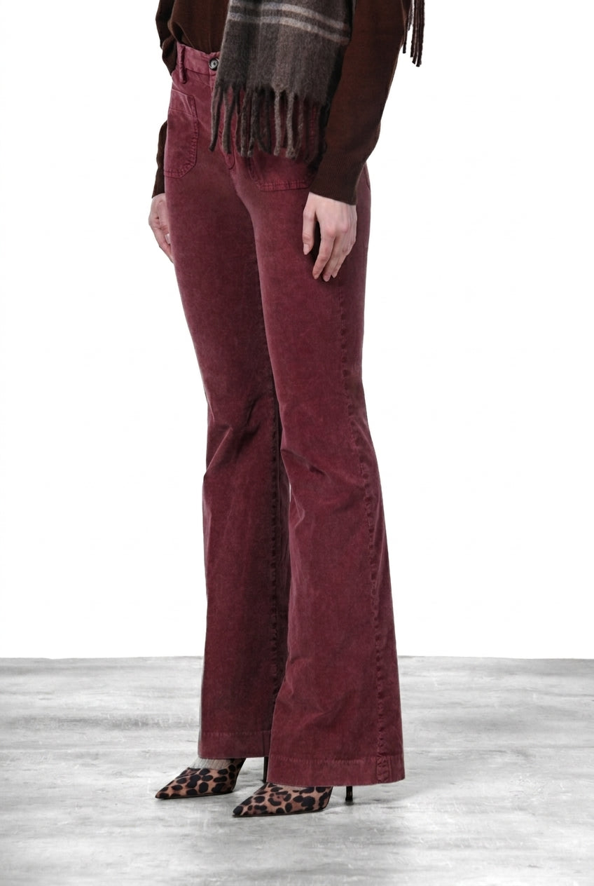 New York Flare Chinohose für Damen aus 1000-Rippen-Samt mit slim fit