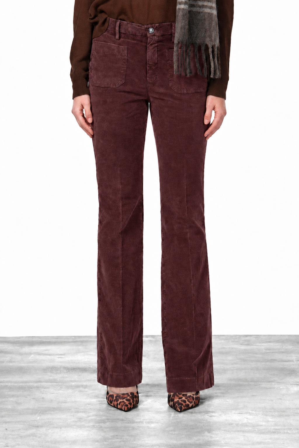 New York Flare Chinohose für Damen aus 1000-Rippen-Samt mit slim fit