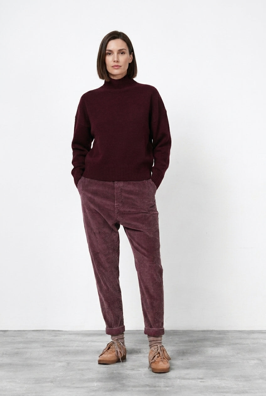 Malibu Jogger City Chinohose für Damen aus breit geripptem Samt mit relaxed fit
