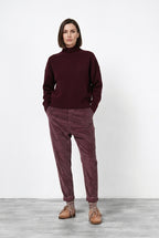 Malibu Jogger City Chinohose für Damen aus breit geripptem Samt mit relaxed fit
