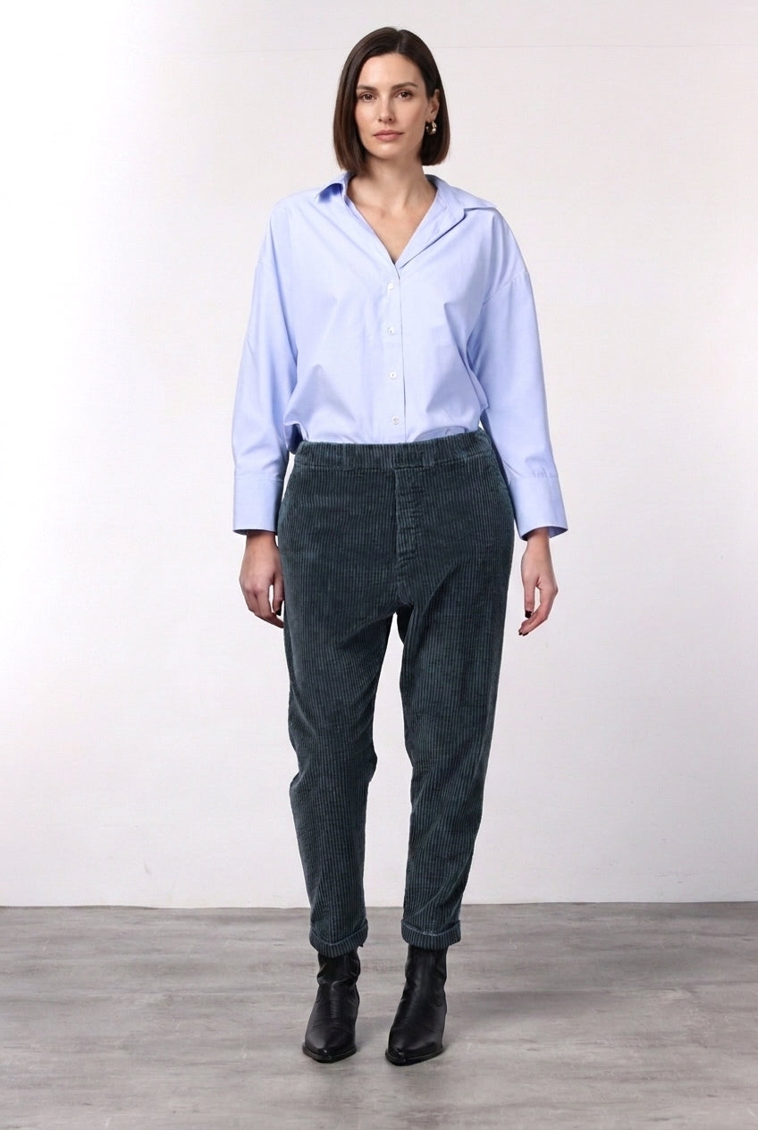 Malibu Jogger City Chinohose für Damen aus breit geripptem Samt mit relaxed fit

