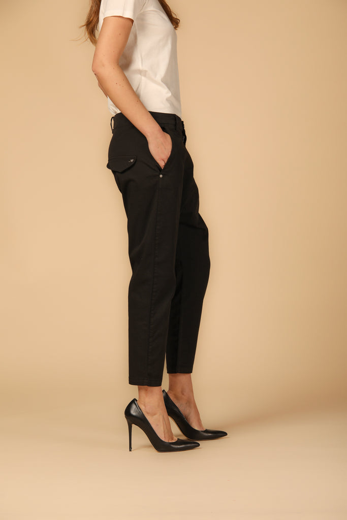 Bild 2 von Damen-Chinohose, Modell Malibu, in Schwarz, relaxed Passform