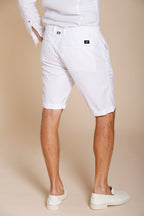 London Bermuda Chino Herren aus Stretch-Gabardine regular fit ①