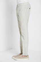 New York Sack pantalone chino jogger uomo in tela paracadute lyocell e cotone regular fit
