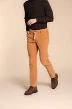 Foto 6 New York String pantalone chino jogger uomo in velluto 1500 righe regular fit