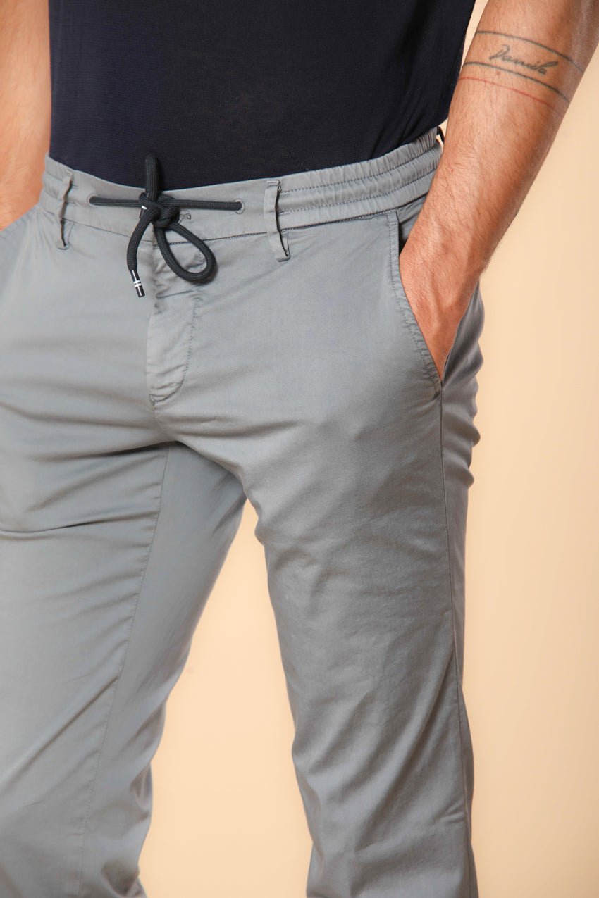 Milano Jogger Travel pantalone chino jogger uomo in raso tecnico travel stretch extra slim