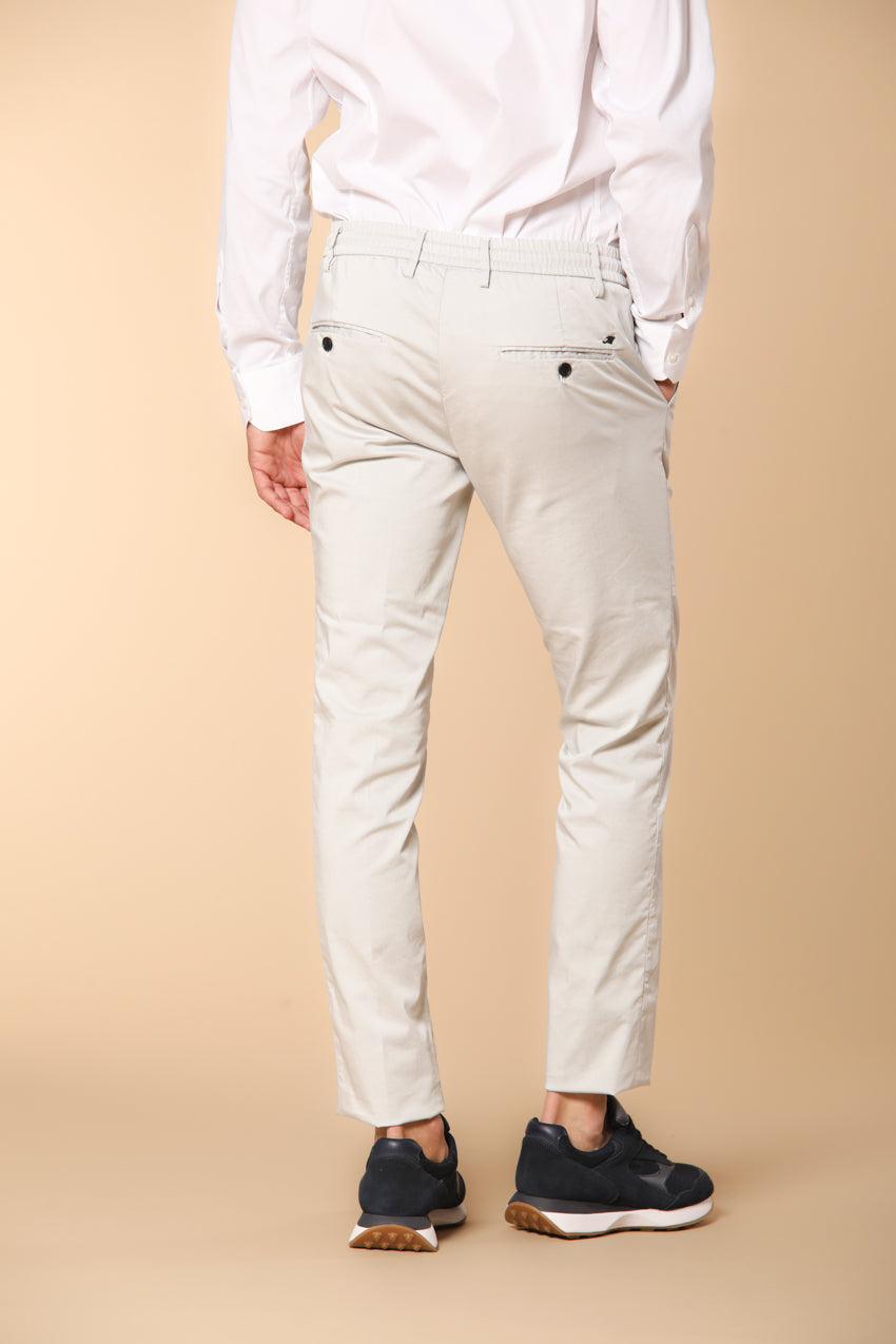 Milano Jogger Travel pantalone chino jogger uomo in raso tecnico travel stretch extra slim