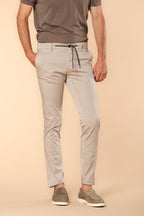 Milano Jogger Travel pantalone chino jogger uomo in raso tecnico travel stretch extra slim
