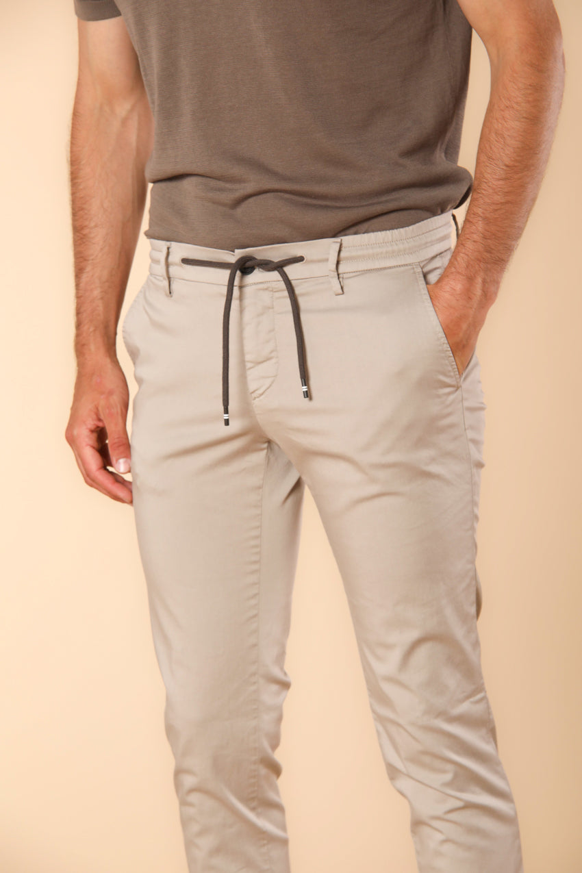 Milano Jogger Travel pantalone chino jogger uomo in raso tecnico travel stretch extra slim