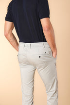 Milano Jogger Travel pantalone chino jogger uomo in raso tecnico travel stretch extra slim