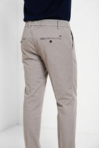 Milano Jogger Travel Hose Chino Herren aus technischem Travel-Stretch-Satin extra slim fit