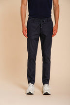 Milano Jogger Travel pantalone chino uomo in raso tecnico travel stretch extra slim fit