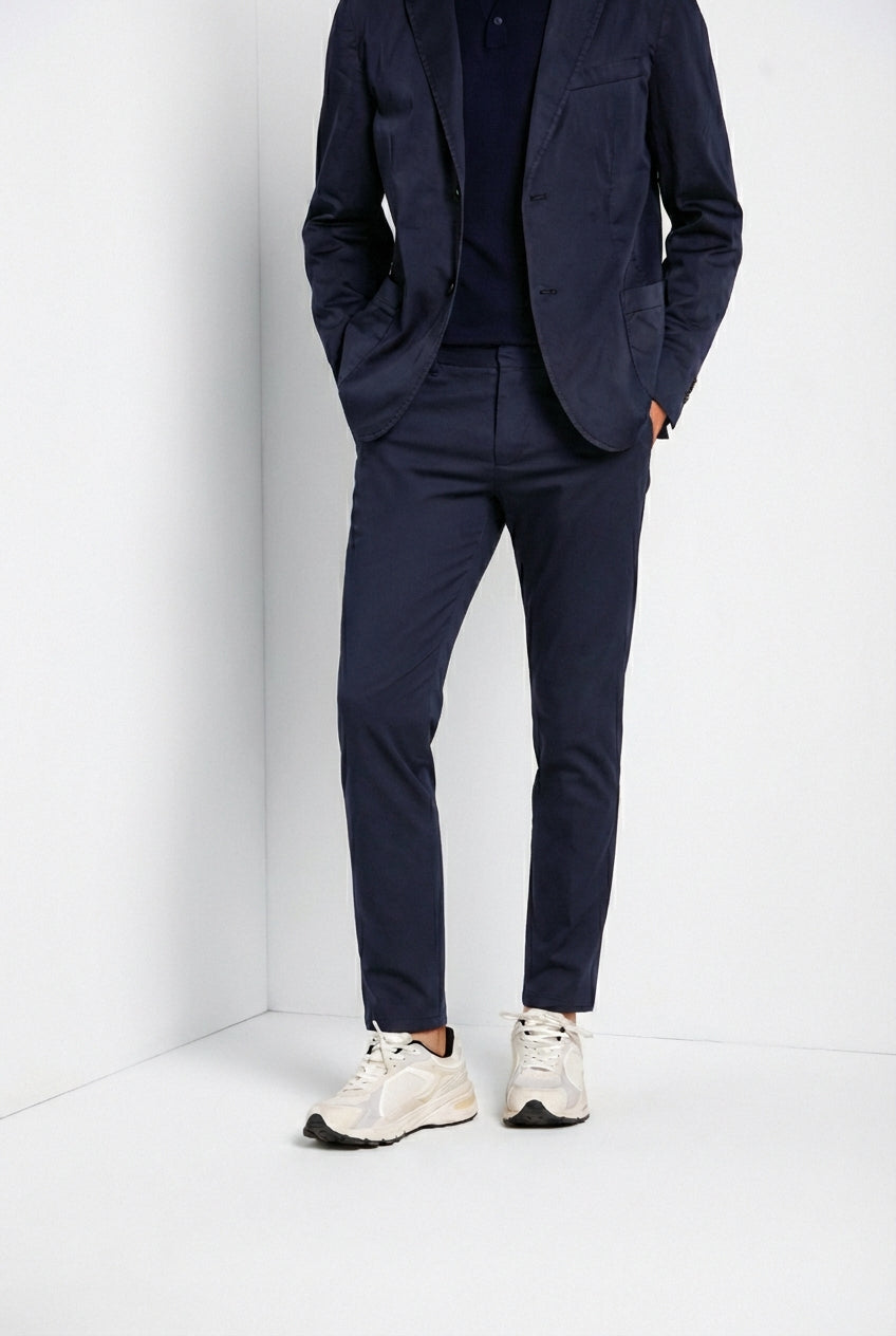 Milano Jogger Travel Hose Chino Herren aus technischem Travel-Stretch-Satin extra slim fit