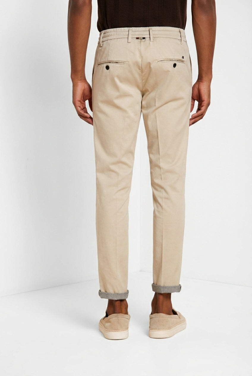 Milano Jogger Travel Hose Chino Herren aus technischem Travel Stretch Satin extra slim fit