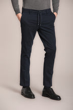 Foto 3 Milano Jogger pantalone chino uomo in gabardina stretch extra slim fit