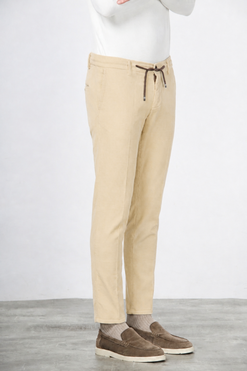 Milano Jogger Chinohose für Herren aus 500-Rippen-Feincord Extra Slim Fit