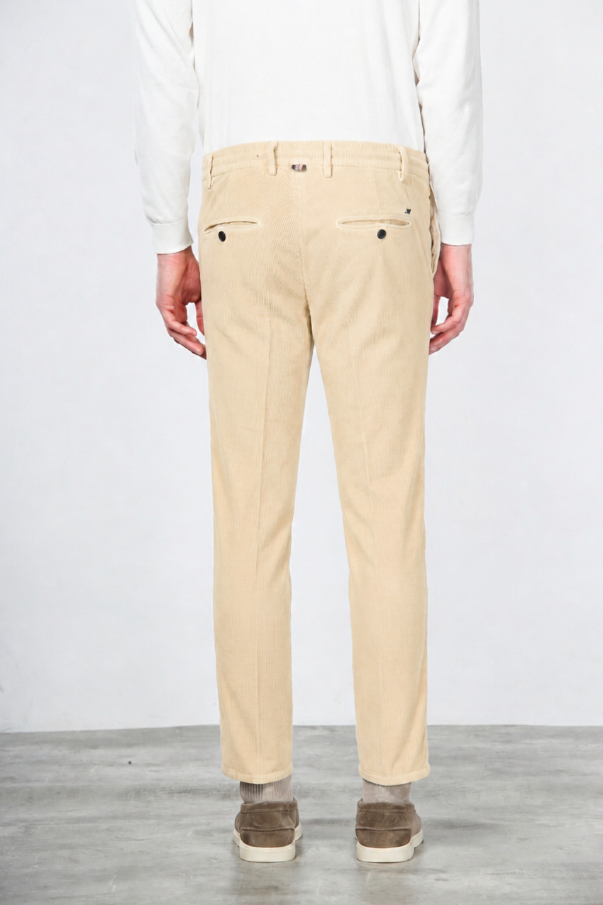 Milano Jogger Chinohose für Herren aus 500-Rippen-Feincord Extra Slim Fit