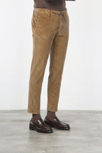 Milano Jogger Chinohose für Herren aus 500-Rippen-Samt mit extra slim fit
