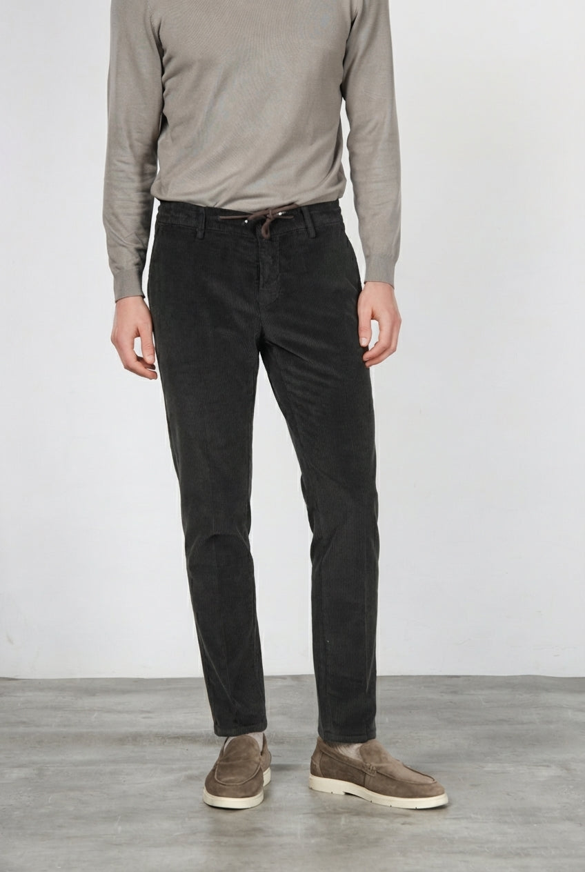 Milano Jogger Herren-Chinohose aus 500-Rippen-Cord Extra Slim Fit