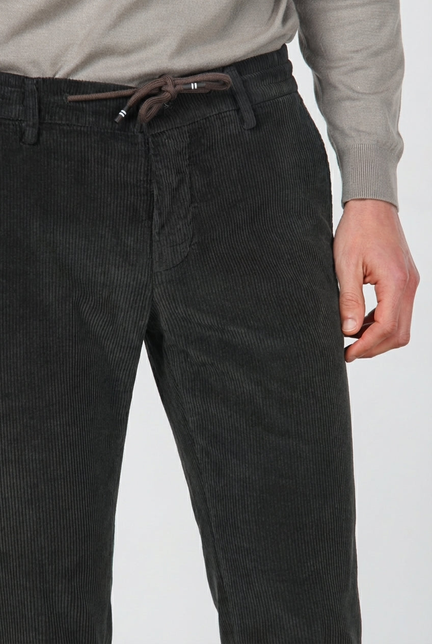 Milano Jogger Herren-Chinohose aus 500-Rippen-Cord Extra Slim Fit