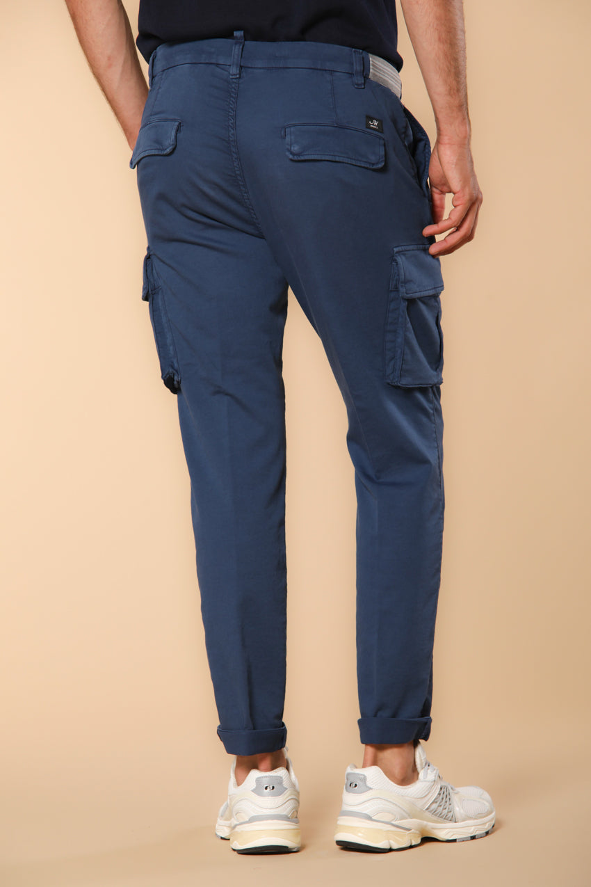 Immagine 6 di Chile Golf pantalone cargo jogger uomo in jersey stretch carrot fit colore blu scuro di Mason's