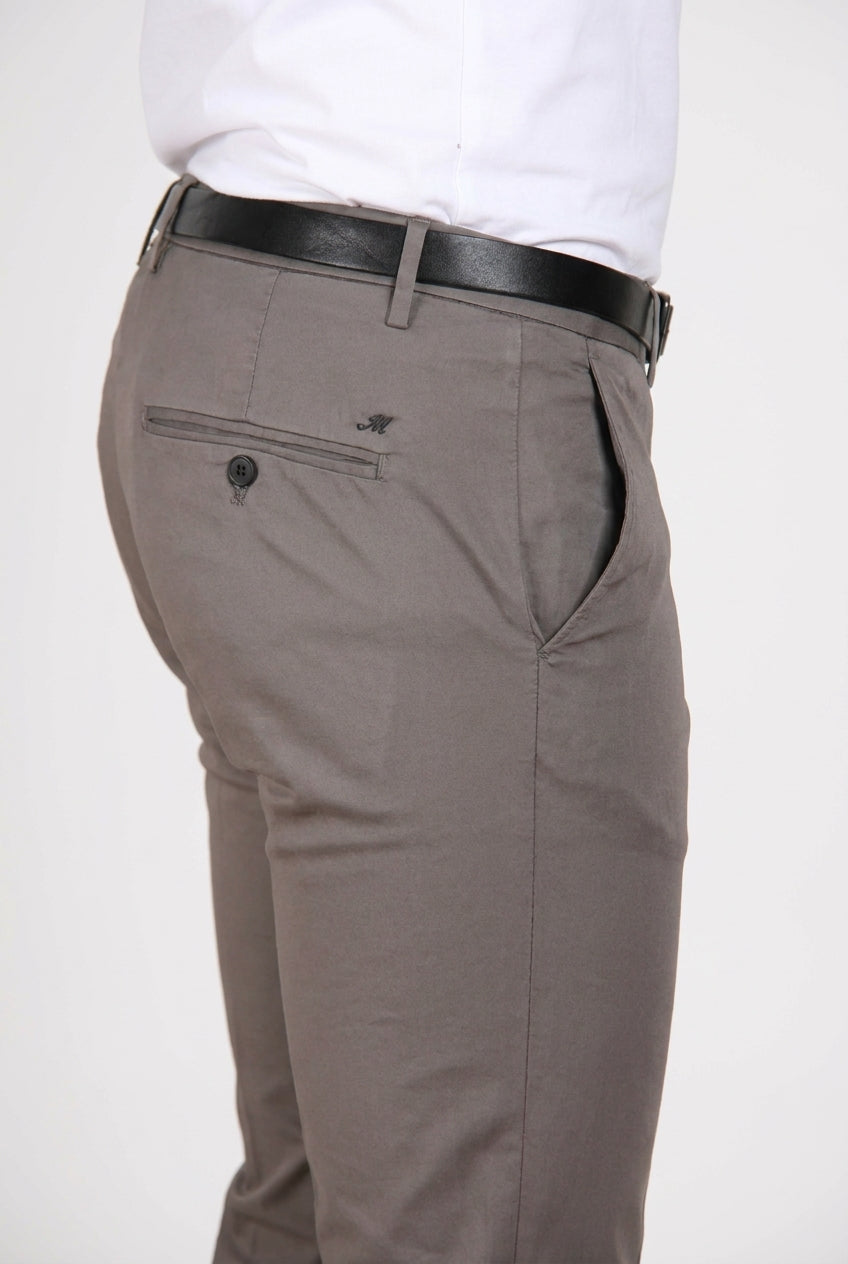 Torino Travel Hose Chino Herren aus technischem Travel-Stretch-Satin slim fit