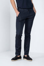 Torino Travel Hose Chino Herren aus technischem Travel-Stretch-Satin slim fit