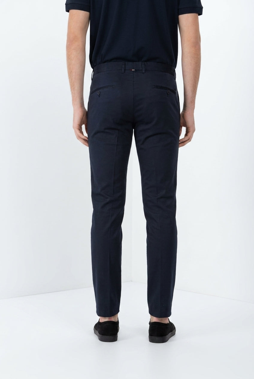 Torino Travel Hose Chino Herren aus technischem Travel-Stretch-Satin slim fit