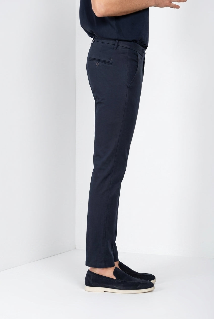 Torino Travel Hose Chino Herren aus technischem Travel-Stretch-Satin slim fit