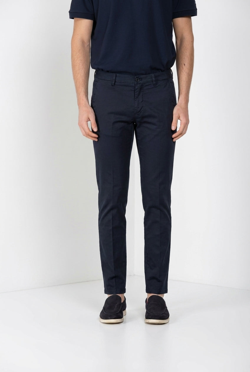 Torino Travel Hose Chino Herren aus technischem Travel-Stretch-Satin slim fit