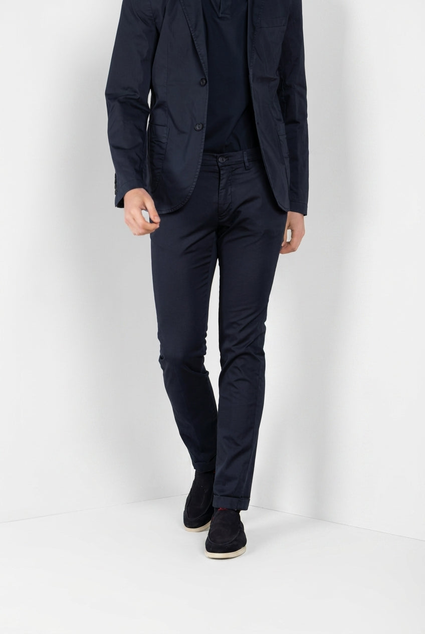 Torino Travel Hose Chino Herren aus technischem Travel-Stretch-Satin slim fit