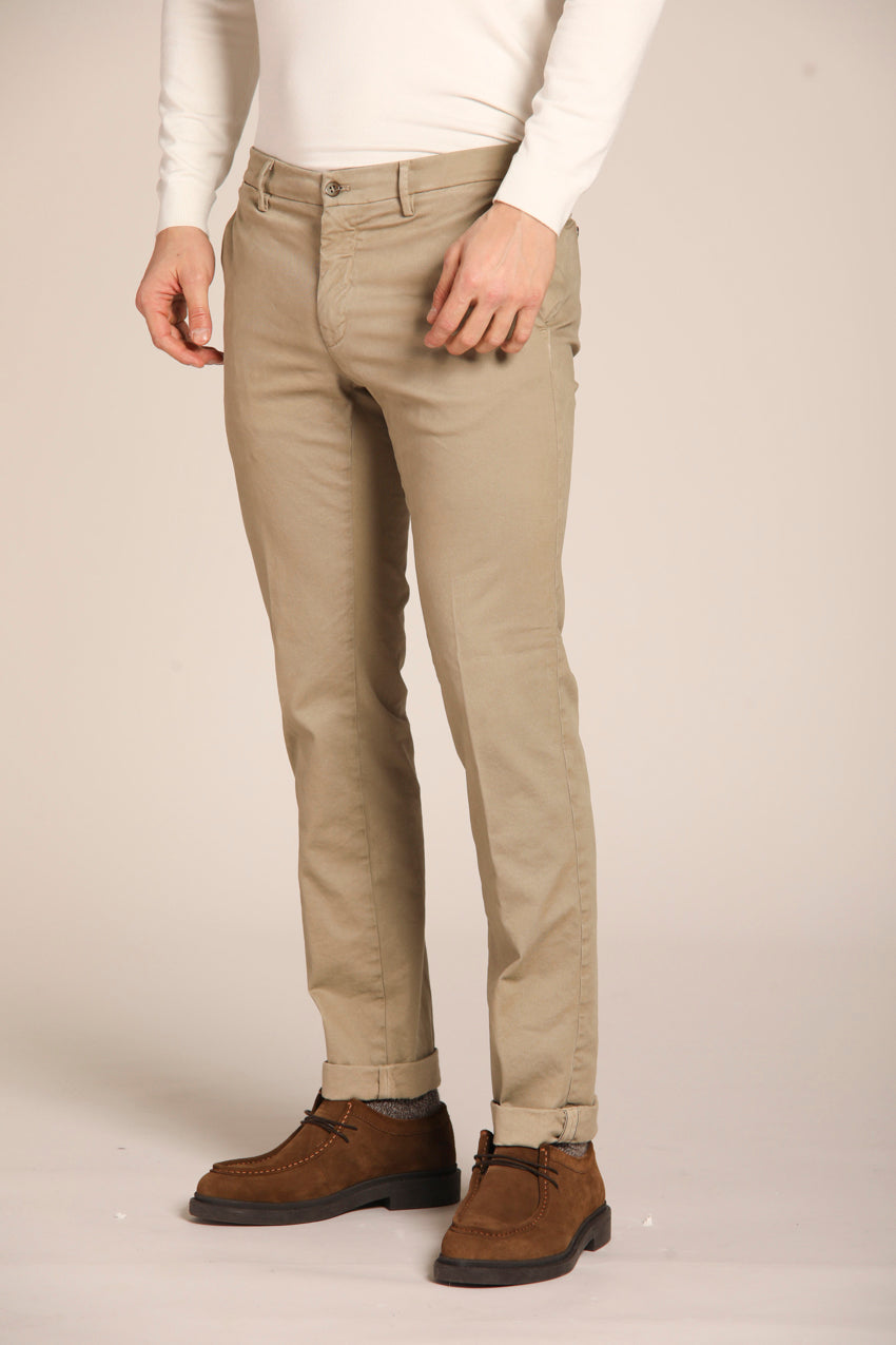 immagine 4 di pantalone chino uomo modello new york, di colore kaki, fit regualr di mason's